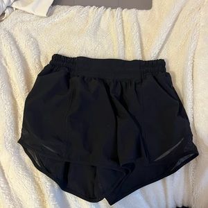 lululemon hotty-hots black 4inch size 2